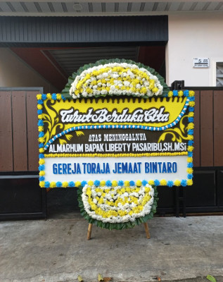 Papan Bunga Duka di Gedangrejo